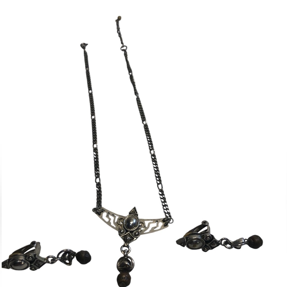 Vintage Necklace with Clip on Earrings Silver Tone
